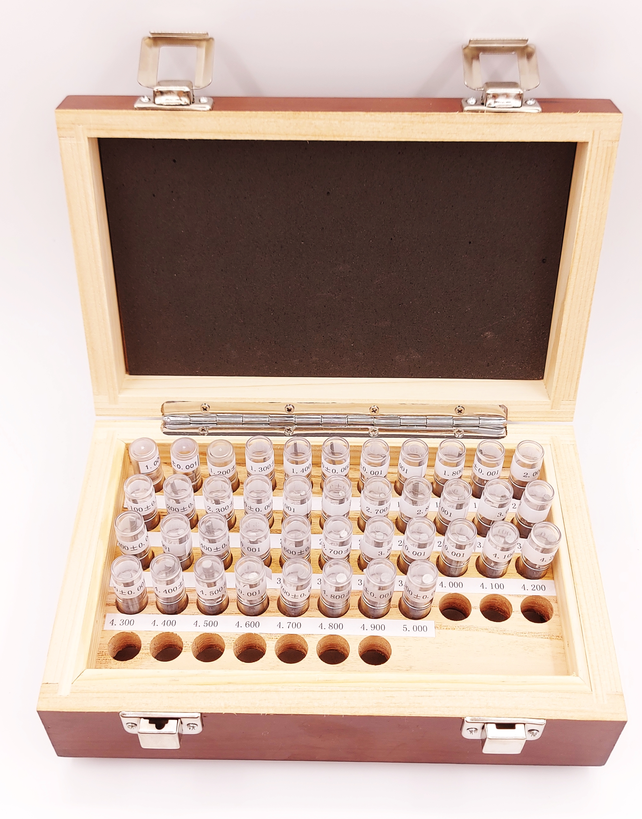 Набор гл.калибров 1,0-5,0 +/-0,001 шаг 0,1 41 шт1